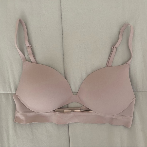 Victoria's Secret Other - INCREDIBLE BY VICTORIA’S SECRET
Wireless Push-Up Bra